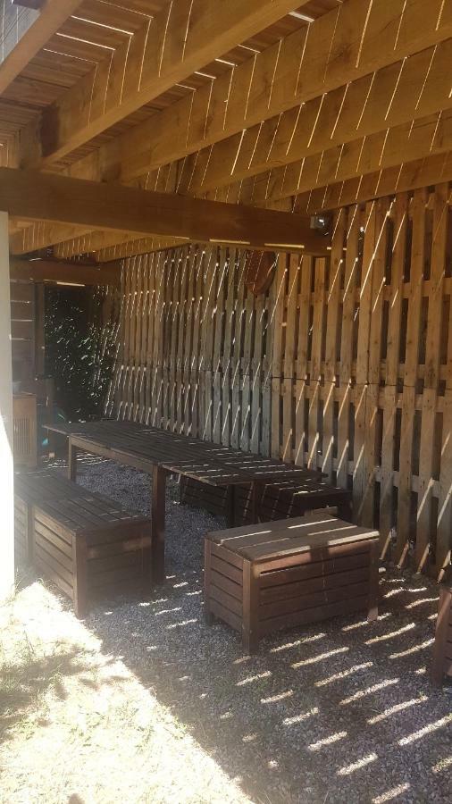 Gite De Mougeres Caux Esterno foto